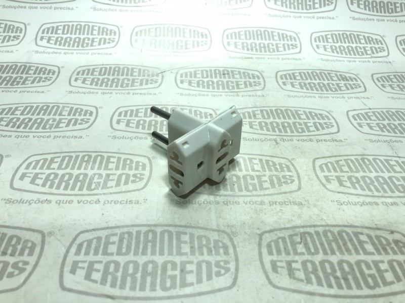 PINO ELET. TEE 3 SAIDAS 2P 10A IMPORT.