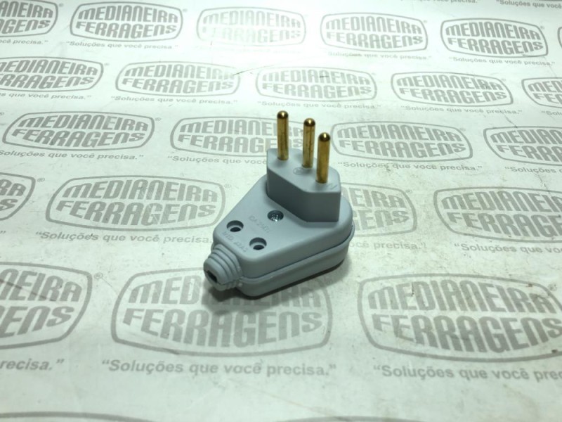 PINO ELET. MACHO GIGANTE 2P/T 10A 9516 PLUZIE