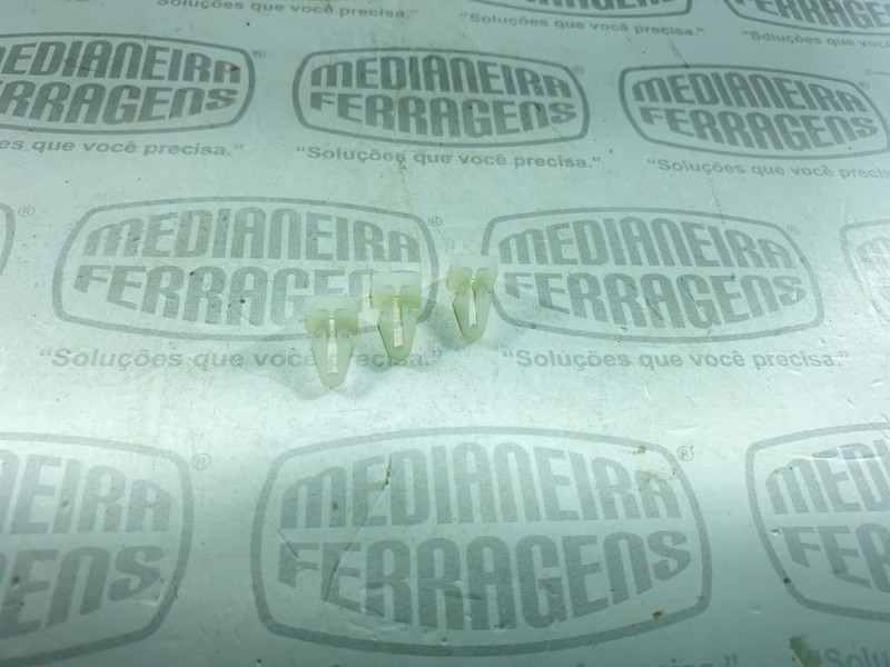 CLIP F7830  BRANCA P/ FIXAÇÃO EM CHAPAS METAL FRONTEC